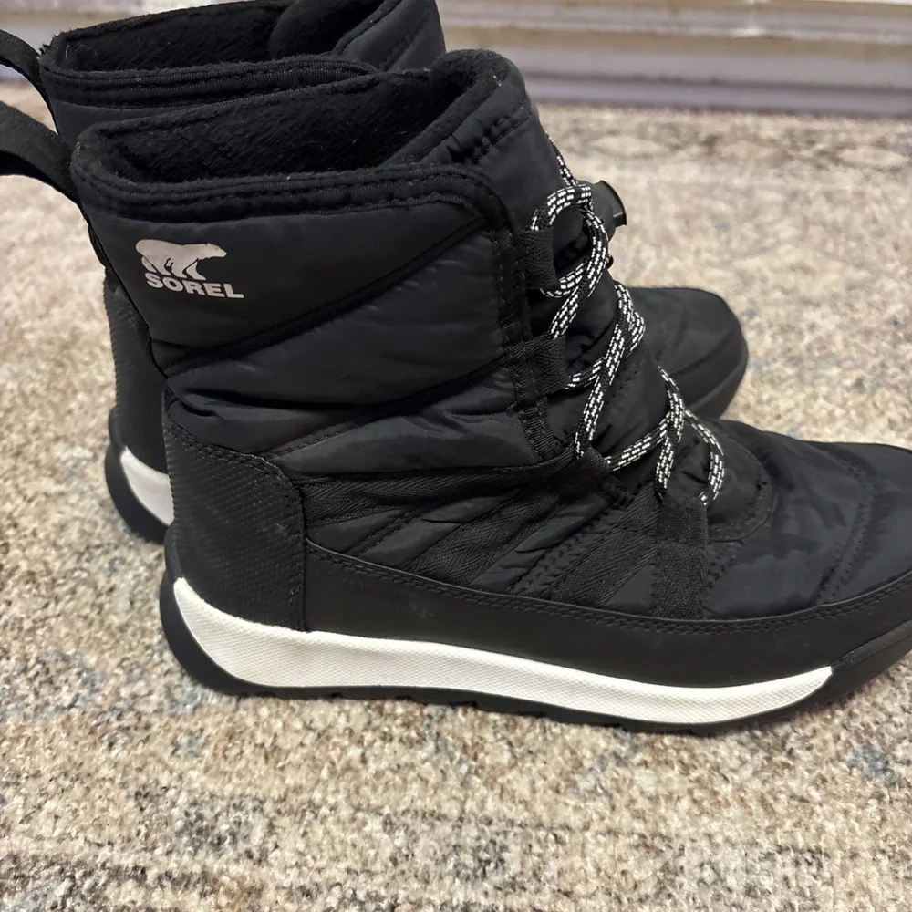SOREL Kid's Whitney II Short Waterproof Insulated Winter Boot,‎ Size 4, Black
